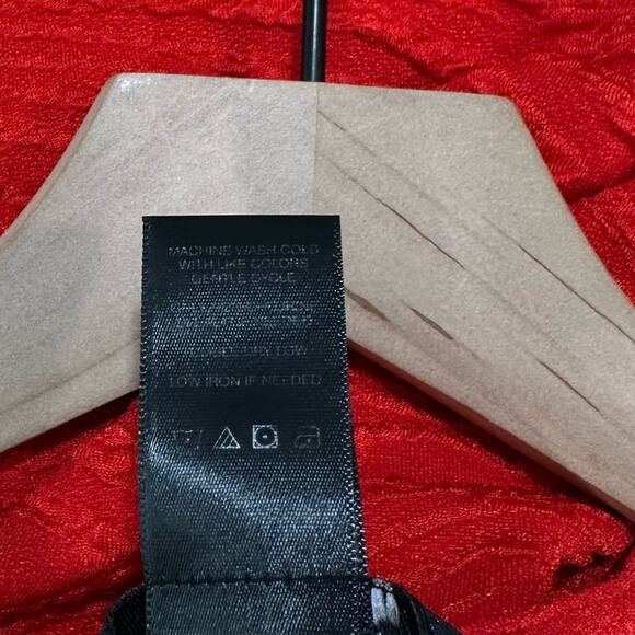 Ali Miles Red Textured Knit Tunic Top Size XL Asymmetrical Hem - Picture 6 of 7